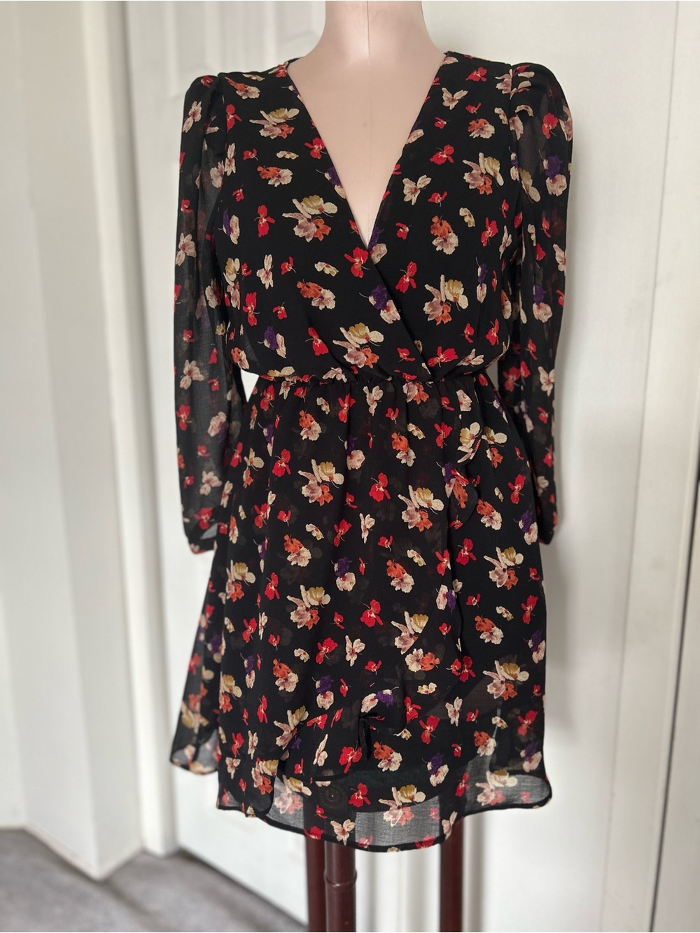 Amelia Black Floral Long-Sleeve Wrap-Style Dress size S